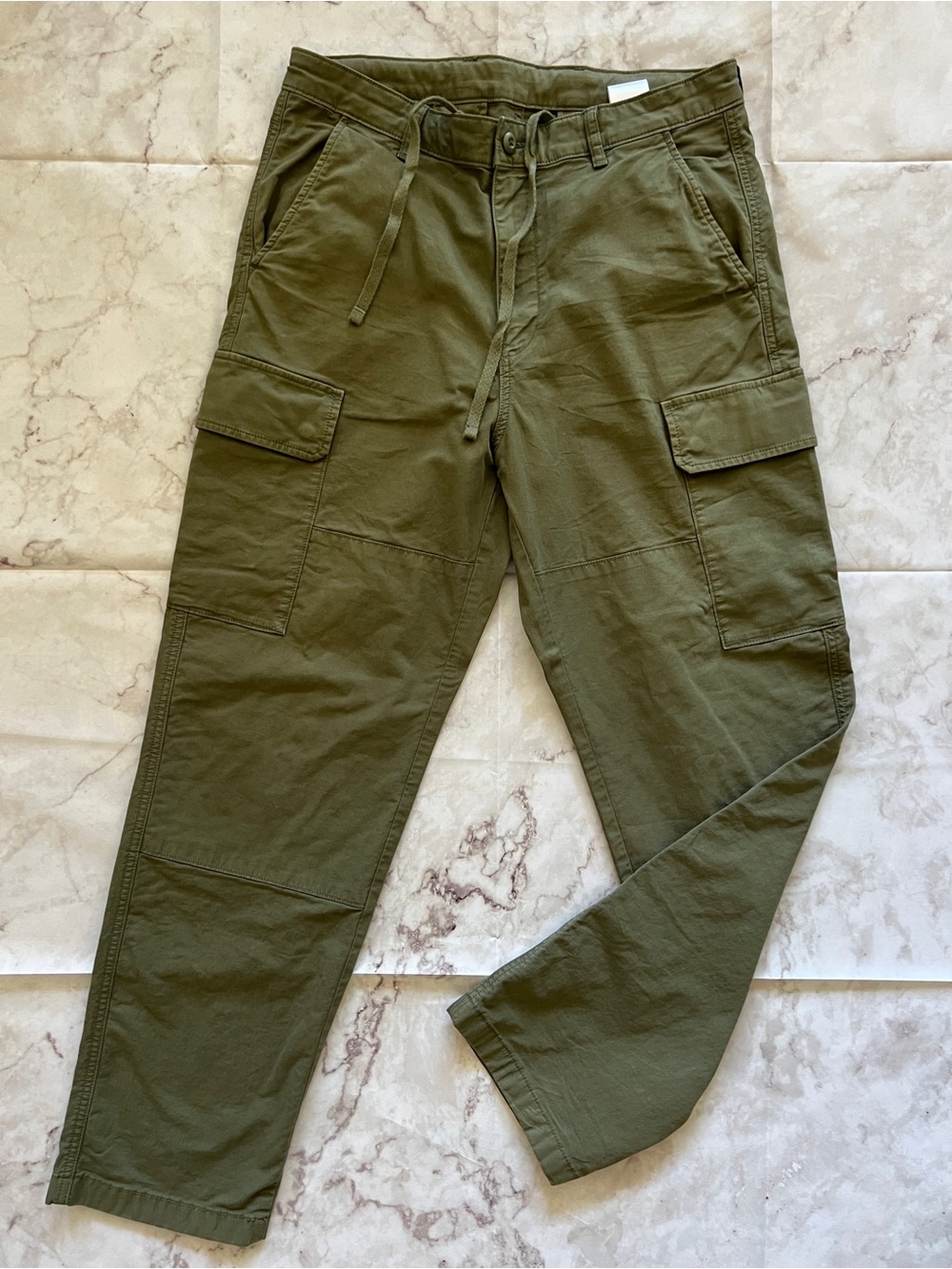 Uniqlo Olive Green Cargo Pants - Utility Style